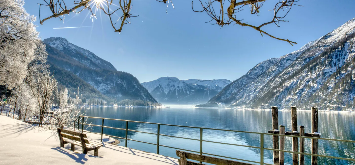 Winterlandschaft am See 