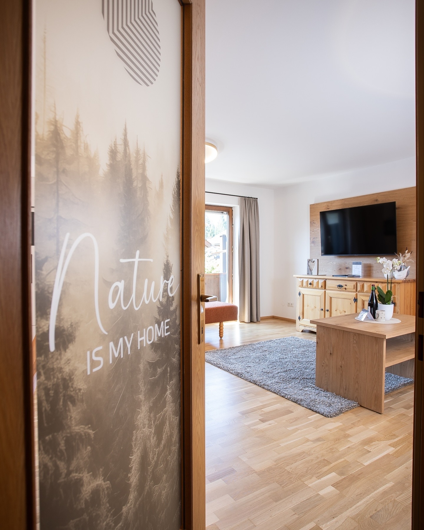 Nature is my home...

und so auch die Karwendel Ferienwohnung für eine kleine Auszeit! 😉

#alpenperlenamachensee #karwendelferienwohnung #apartment #urlaub #winterurlaub #tirol