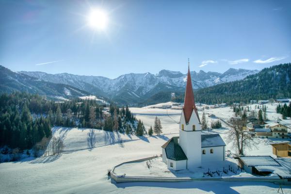 Kirche Steinberg am Rofan Winter