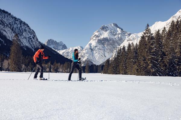 Schneeschuhwandern in den Tiroler Alpen am Achensee